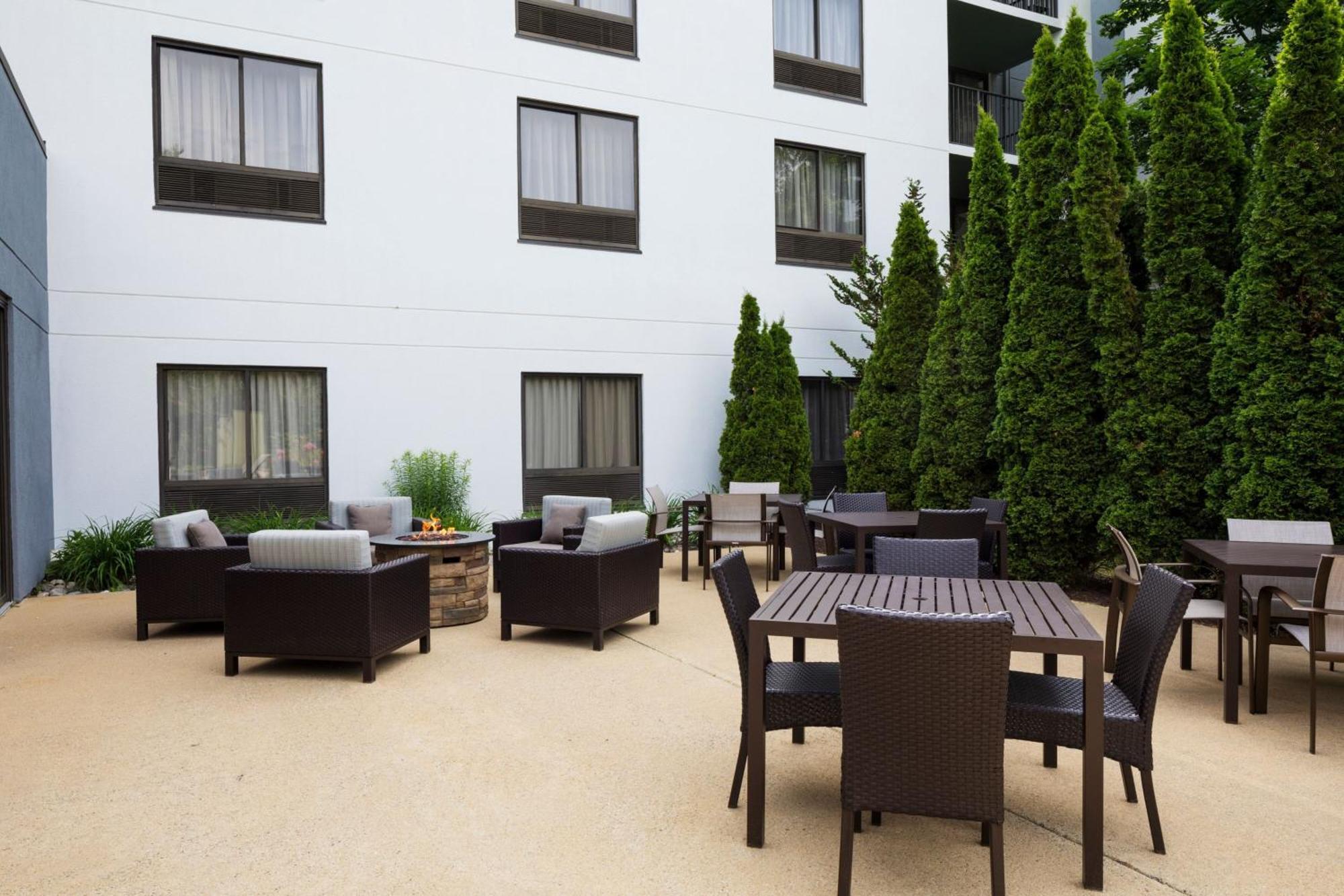 Hotel Courtyard By Marriott Portsmouth Esterno foto