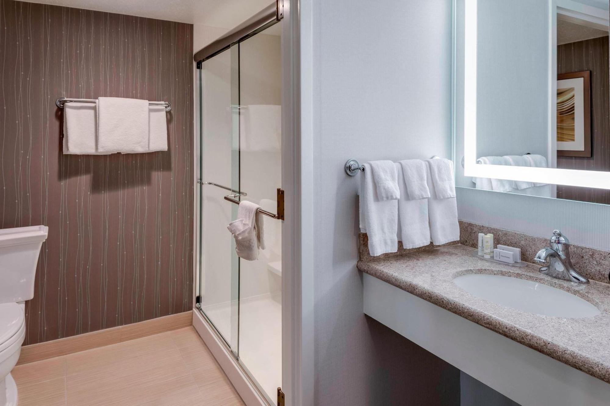 Hotel Courtyard By Marriott Portsmouth Esterno foto