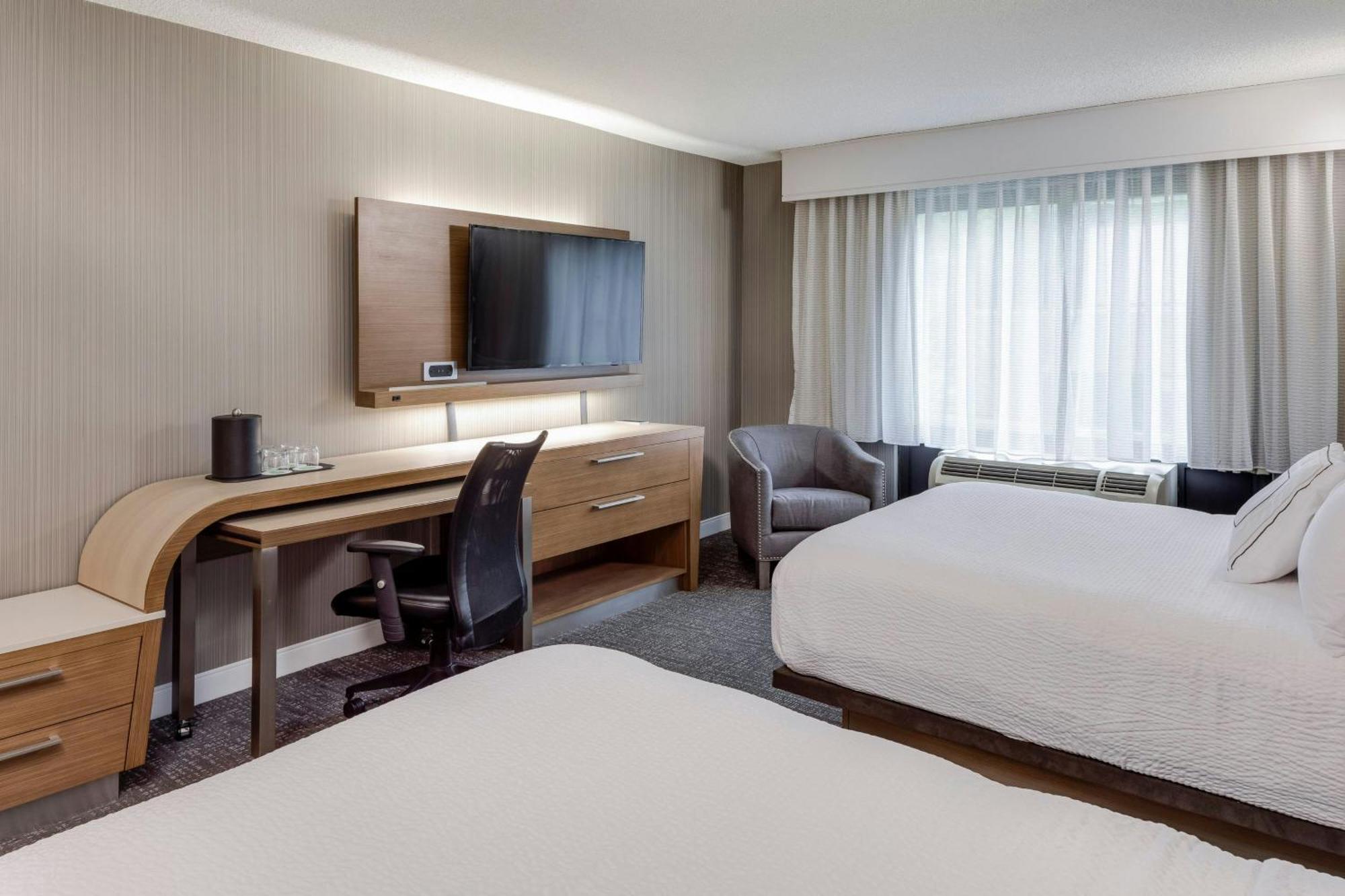 Hotel Courtyard By Marriott Portsmouth Esterno foto