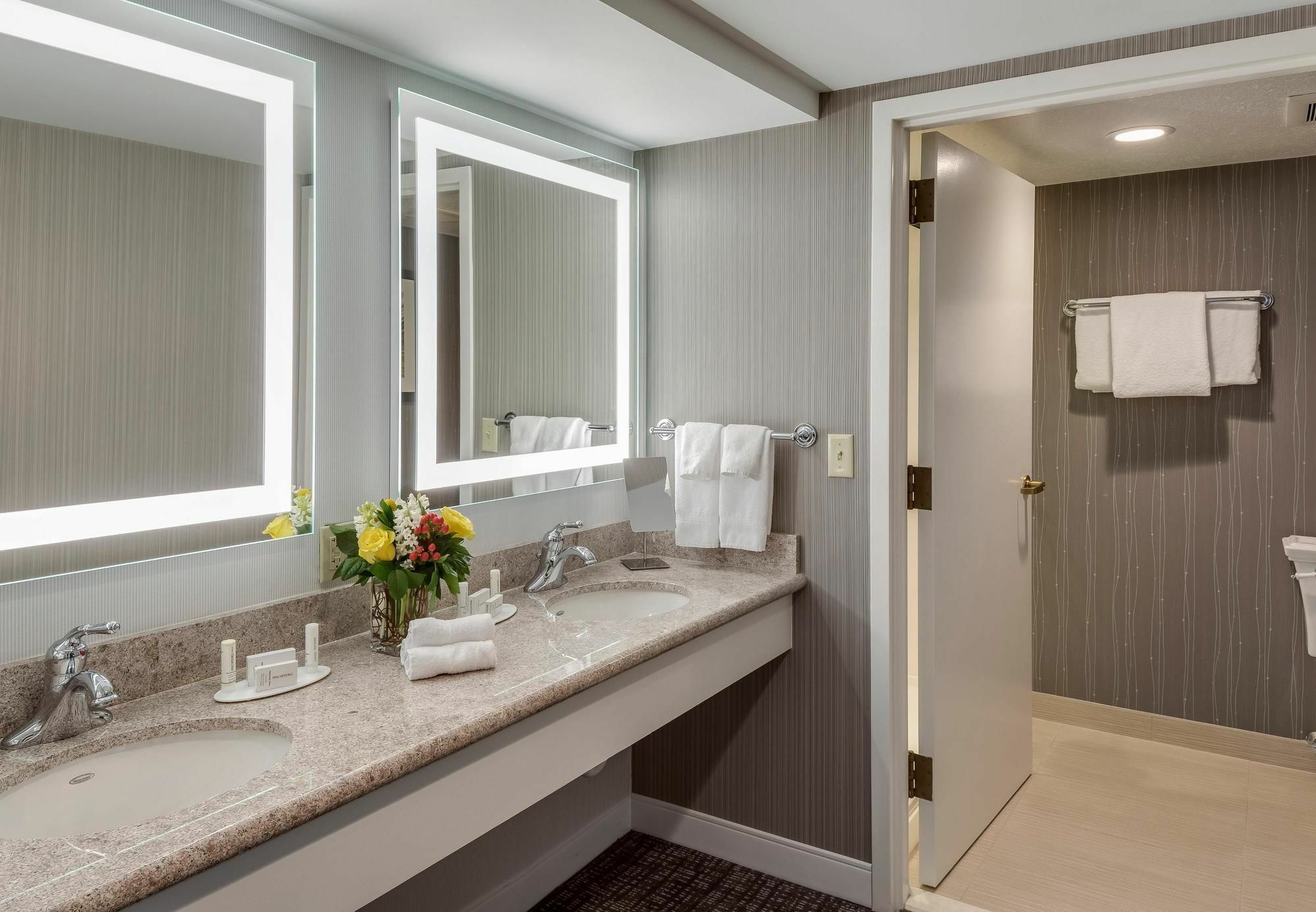 Hotel Courtyard By Marriott Portsmouth Esterno foto